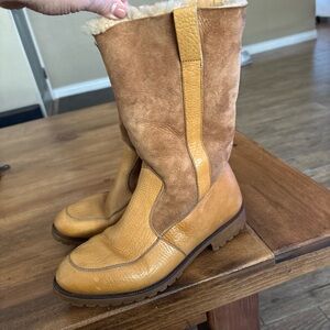 Cozy Shearling-Lined Women's Boots. Leather and suede outer.  Made in Italy